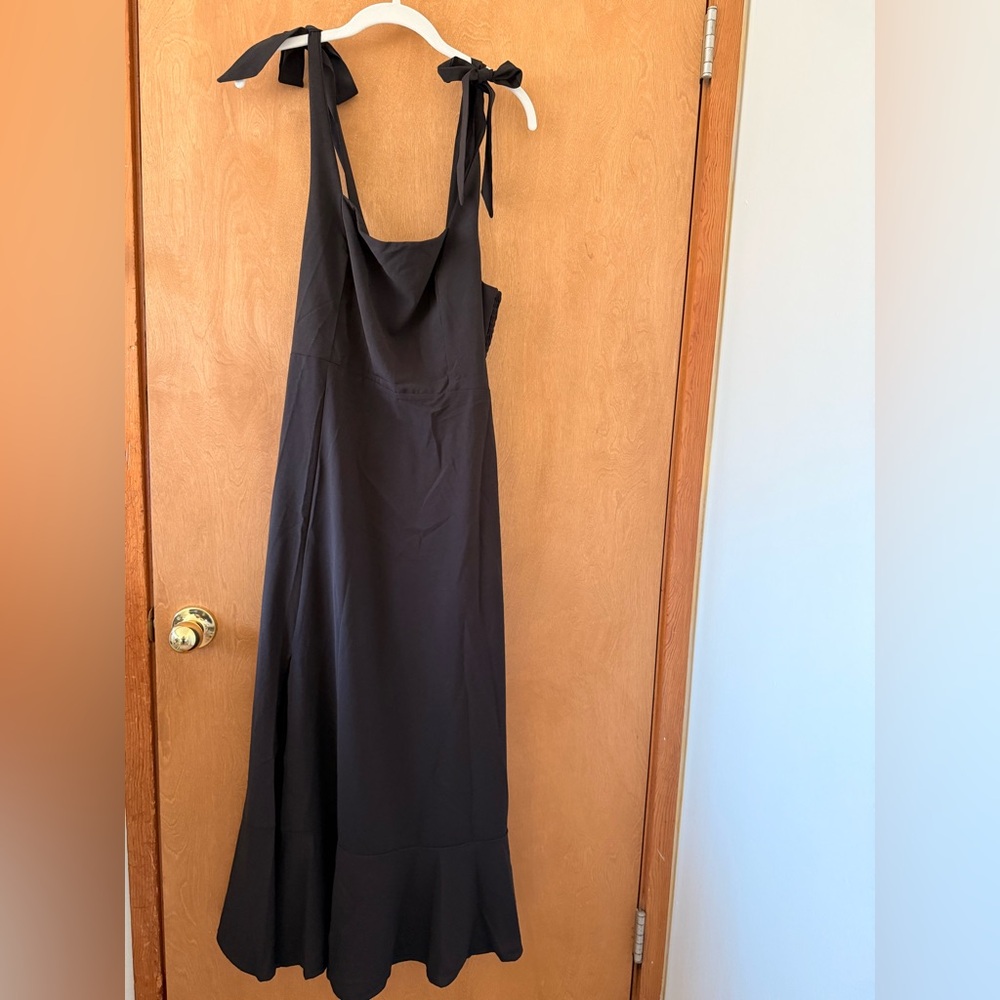 NWT Women's Midi Dresses Color Black